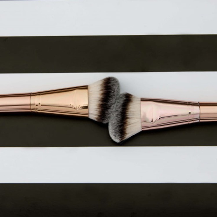 pedzel-do-konturowania- (2).jpg