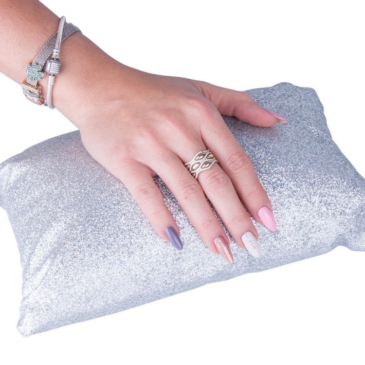 Poduszka-pod-dłoń-silver-holo-2.jpg