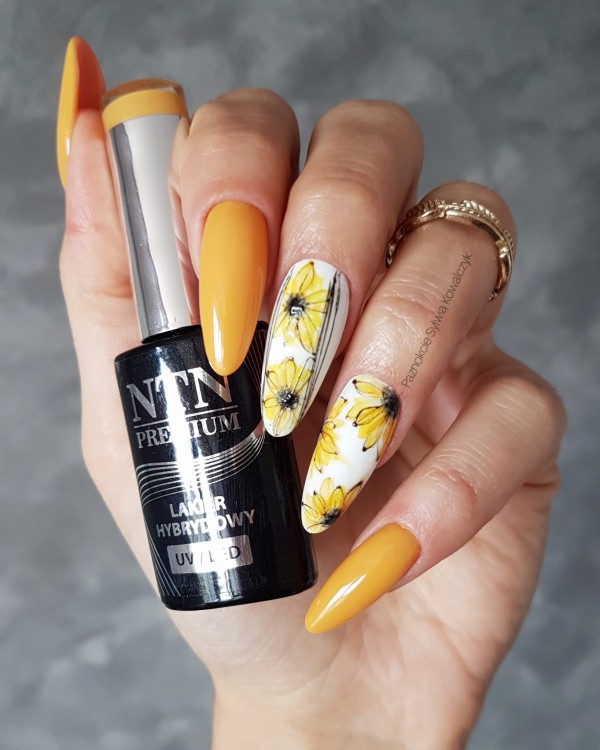 ntn 129 kwiaty z water ink i spider gel.jpg