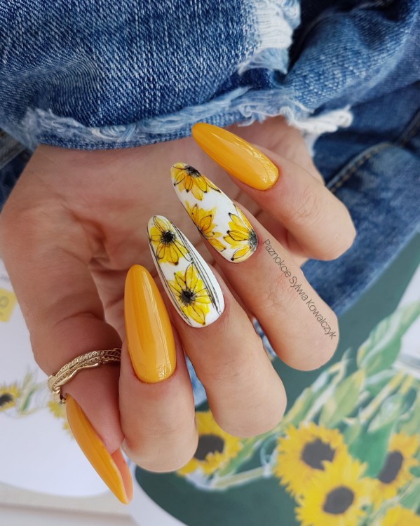 ntn 129 kwiaty, water ink 10, spider.jpg