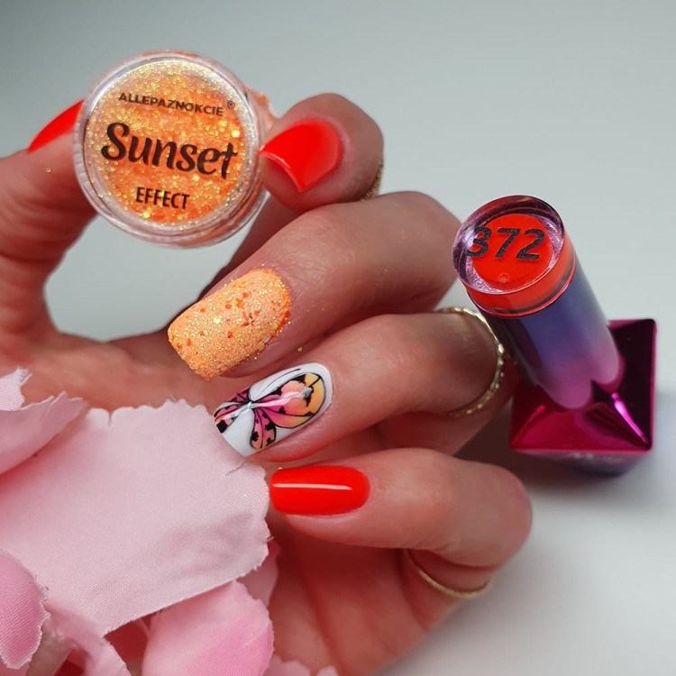 kolor-372,hypnotise-white,-pyłek-sunset-effect,-elastic-top-coat,-paint-gel-black.jpg