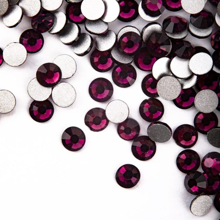 CYRKONIE-DO-PAZNOKCI-ALA-SWAROVSKI-1440SZT-AMETYST-SS10-1.jpg