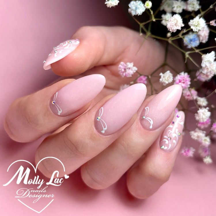 white-artistic-gel-porcelain-sparkle-natural-pink-Laskovska-(3).jpg
