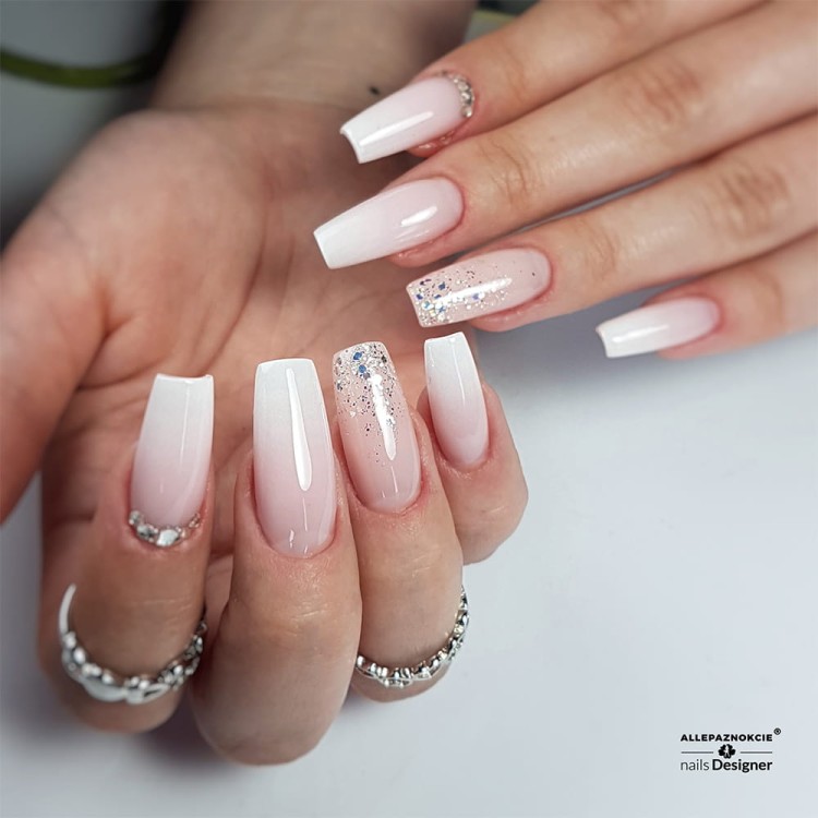 Perfect-french-elegant-pink,--artistic-White,--bling-bling,-cyrkonie-i-bulion-..jpg