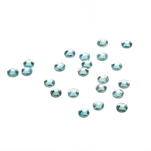 CYRKONIE-DO-PAZNOKCI-ALA-SWAROVSKI-1440SZT-AQUAMARINE-SS3-2.jpg