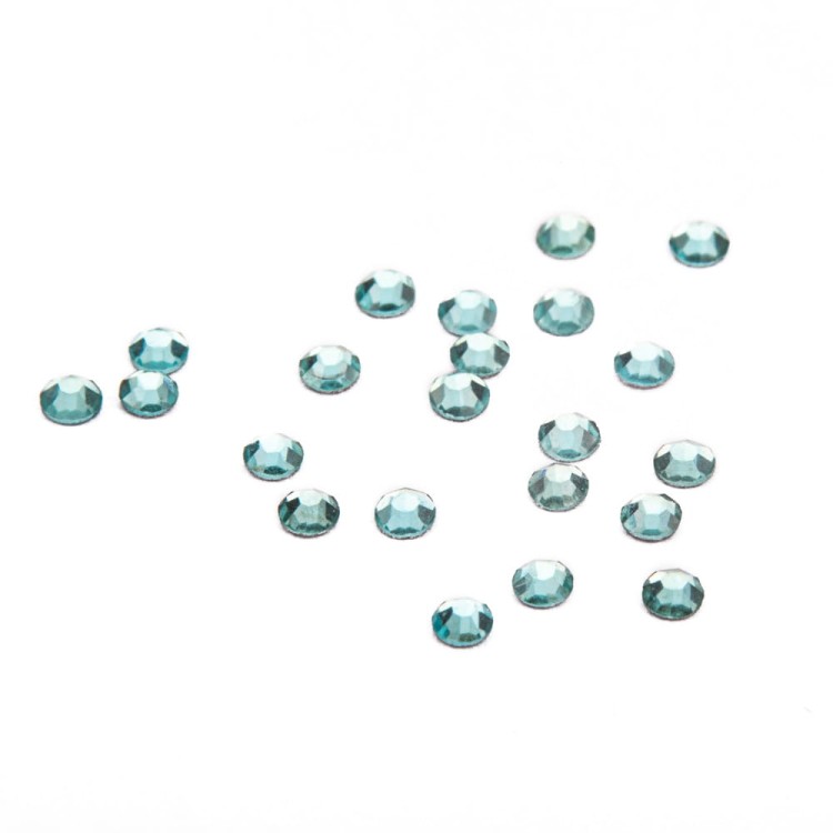 CYRKONIE-DO-PAZNOKCI-ALA-SWAROVSKI-1440SZT-AQUAMARINE-SS3-2.jpg