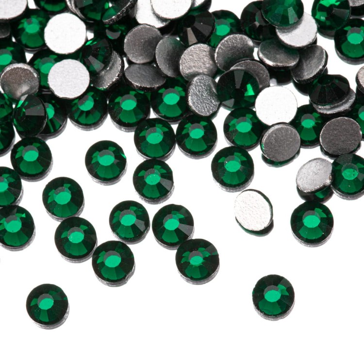CYRKONIE-DO-PAZNOKCI-ALA-SWAROVSKI-1440SZT-EMERALD-SS10-1.jpg