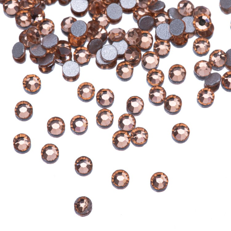CYRKONIE-DO-PAZNOKCI-ALA-SWAROVSKI-1440SZT-LIGHT-PEACH-SS5-1.jpg
