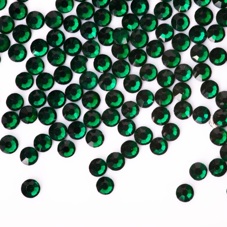 CYRKONIE-DO-PAZNOKCI-ALA-SWAROVSKI-1440SZT-EMERALD-SS5-1.jpg