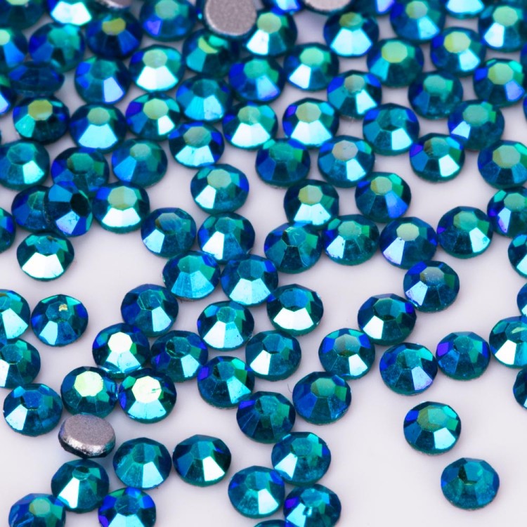 CYRKONIE-DO-PAZNOKCI-ALA-SWAROVSKI-1440SZT-BLUE-ZIRCON-AB-SS5-2.jpg