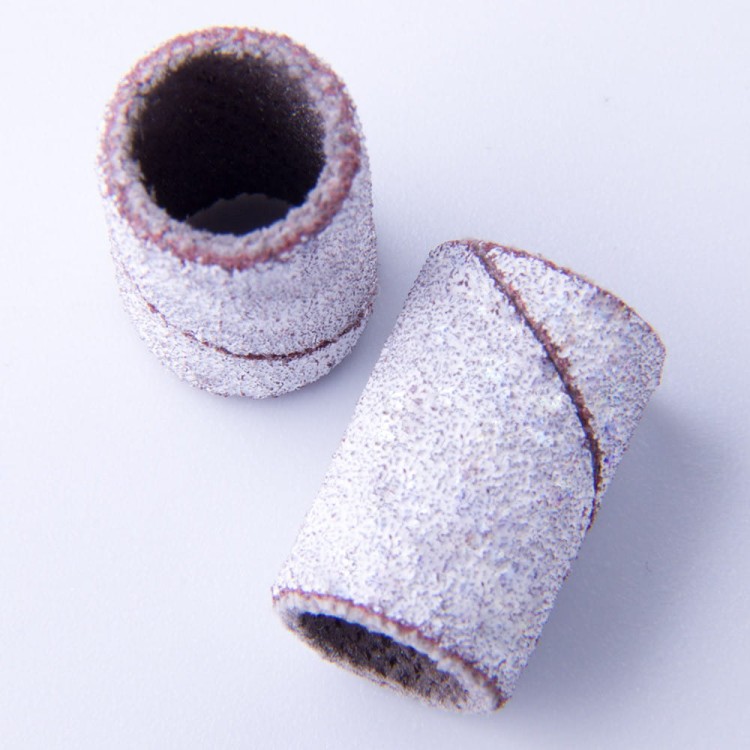 Kapturki ścierne przelotowe do manicure i pedicure AlleMed białe gradacja 120 10 sztuk (2).jpg