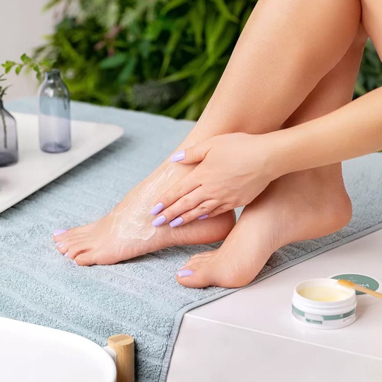 Maść barierowa z oliwą ozonowaną i ziołami Victoria Vynn Pharm Foot PREVENTIC SALVE 75ml 2.jpg
