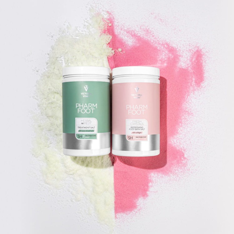 Sól zabiegowa z oliwą ozonowaną i ziołami Victoria Vynn Pharm Foot Herbal reMEDY 1250g 1.jpg