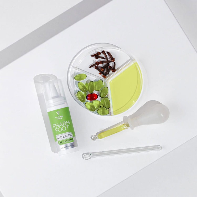 Skoncentrowany olejek regenerująco- łagodzący 75% oliwy ozonowanej i smocza krew oxyZONE OIL 15ml 3.jpg