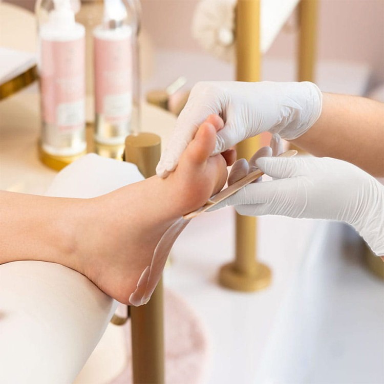 Maść ochronna na pękające pięty z oliwą ozonowaną CRACKED HEEL PTOTECTOR 200ml 3.jpg