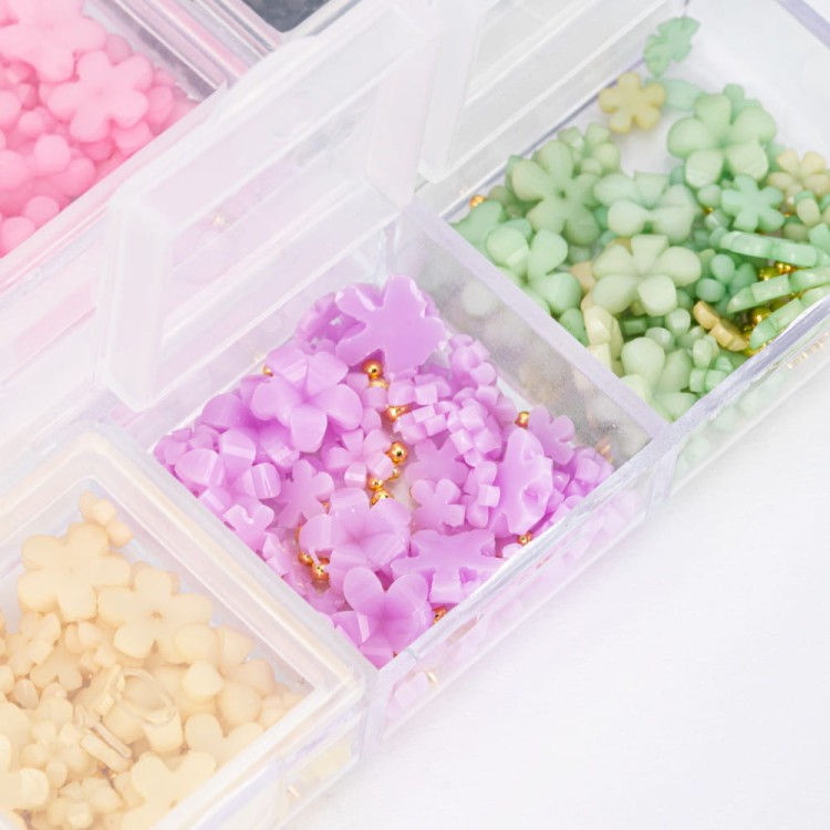 Ozdoby do paznokci Molly Nails akrylowe kwiatki mix kolorów ok. 300 sztuk kasetka Nr 1 3.jpg