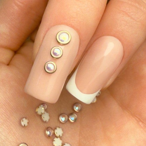 Ozdoby do paznokci karuzela z ozdobami perły perełki złote ok. 150szt 2.jpg