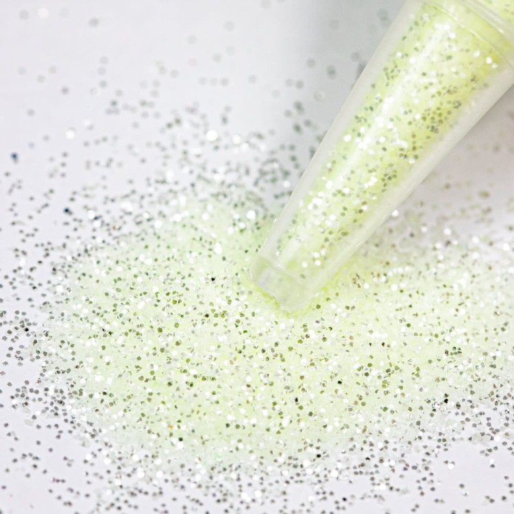 BROKAT DO PAZNOKCI W BUTELCE Z DOZOWNIKIEM NR 19 2.jpg