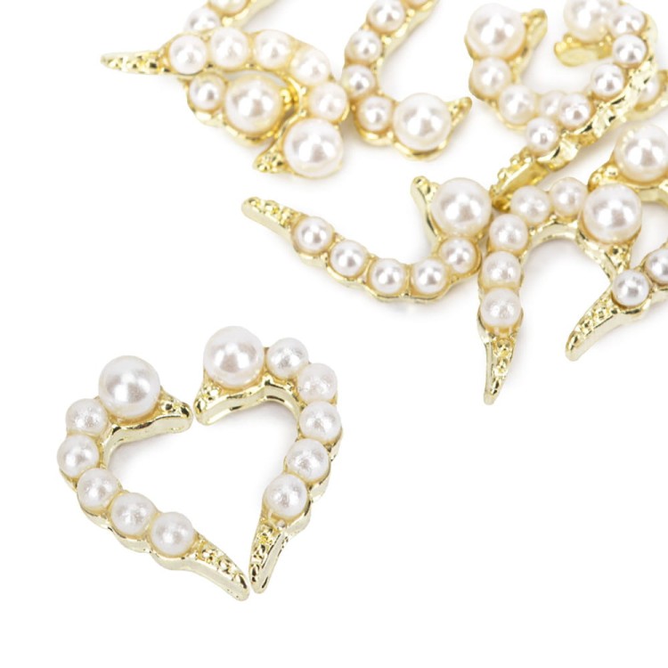 5903990597015-OZDOBY-DO-PAZNOKCI-MOLLY-NAILS-SERCE-3D-WHITE-PEARL-10szt-1.jpg