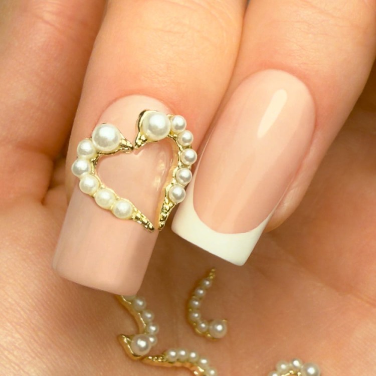 5903990597015-OZDOBY-DO-PAZNOKCI-MOLLY-NAILS-SERCE-3D-WHITE-PEARL-10szt-2.jpg