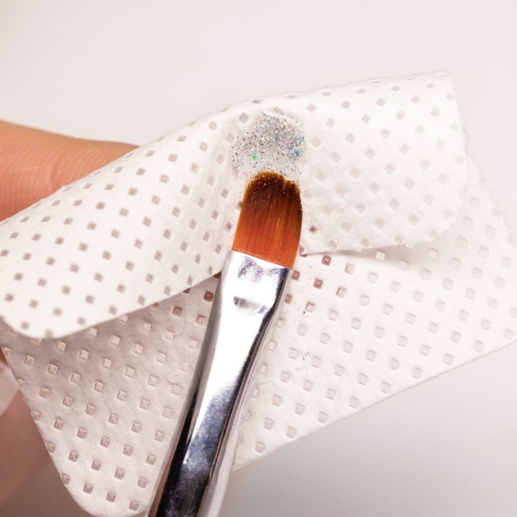 Waciki bezpyłowe perforowane do paznokci Molly Nails białe 5x5 cm 200 szt 4.jpg