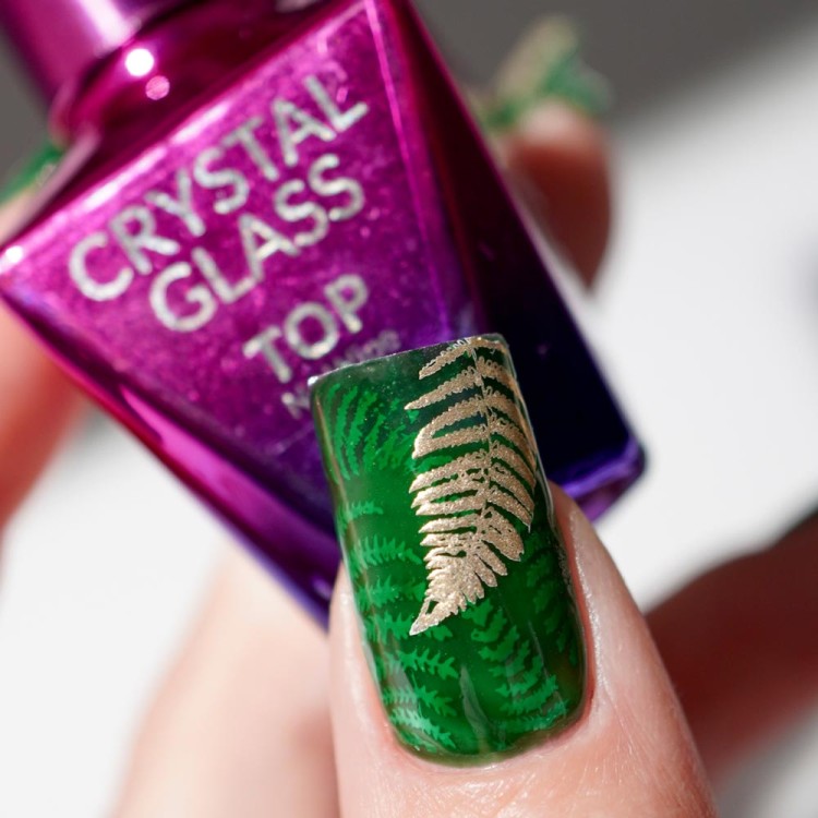 PAZNOKCIE ZIELONE ZE ZŁOTYM.jpg