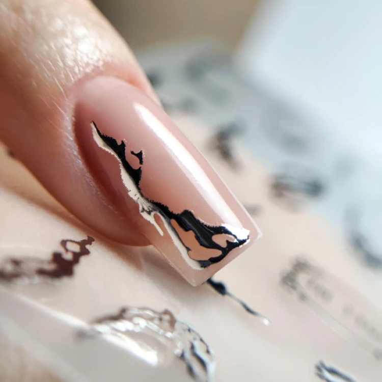Naklejki do paznokci samoprzylepne wzory TH-1106 Molly Nails 4.jpg