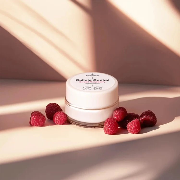 Masełko regeneracyjne do skórek Yokaba Cuticle Control Sweet Raspberry 15 ml 5.jpg