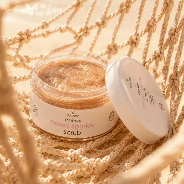 Peeling z rozświetlającymi drobinkami Peony Sparkle Scrub Yokaba 3.jpg