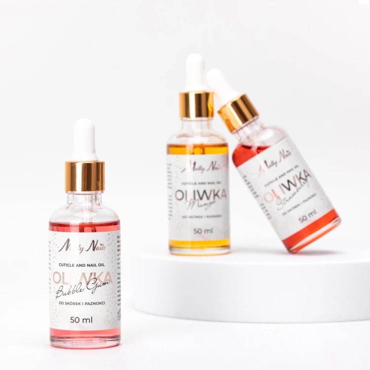 OLIWKA ZAPACHOWA MOLLY NAILS STRAWBERRY 50ml.jpg