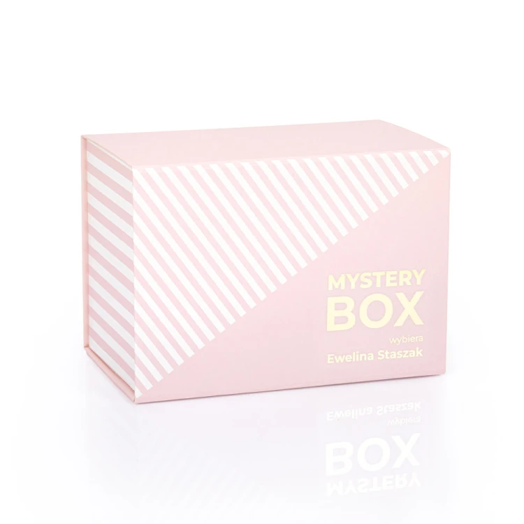MollyNails Mystery Box Pudełko Niespodzianka do Paznokci Wybór Eweliny Staszak Wartość 250 zł+ (1).jpg