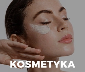 portret kobiety w stylu beauty, z kremem na twarzy, z białym podpisem "kosmetyka"